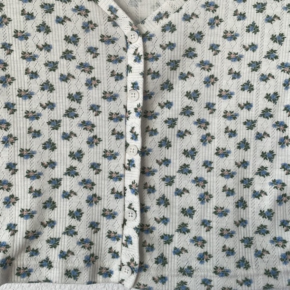 Adorable Cider Floral Pattern Long Sleeve Crop, Small - Picture 4 of 9